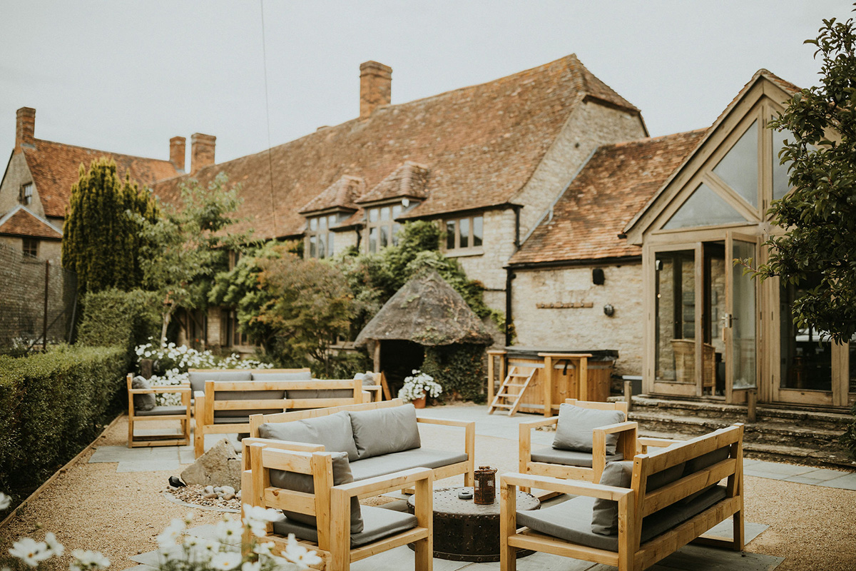 tythe-farmhouse-accommodation-wedding-venue-oxfordshire-igor-demba-41