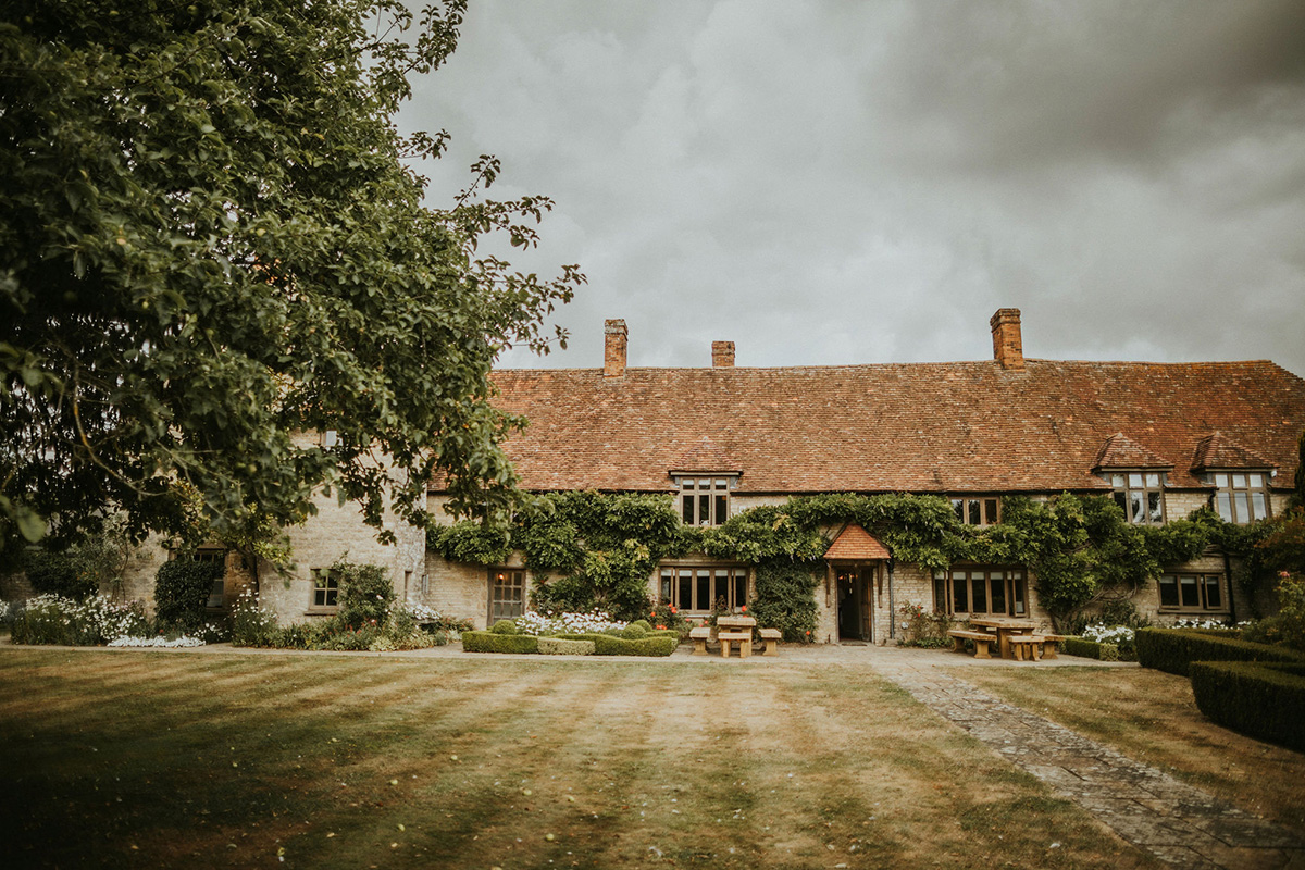 tythe-farmhouse-accommodation-wedding-venue-oxfordshire-igor-demba-7